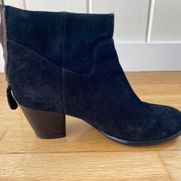 Garnet Hill Bootie, 8.5, Black suede - Picture 8 of 8